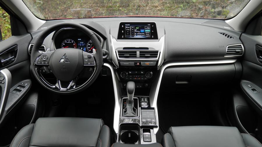 Торпедо Mitsubishi Eclipse Cross 2018 года  (NA) (фото 49 из 63)